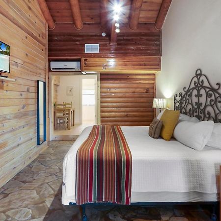 Wimberley Log Cabins Resort And Suites- Unit 3 Zewnętrze zdjęcie