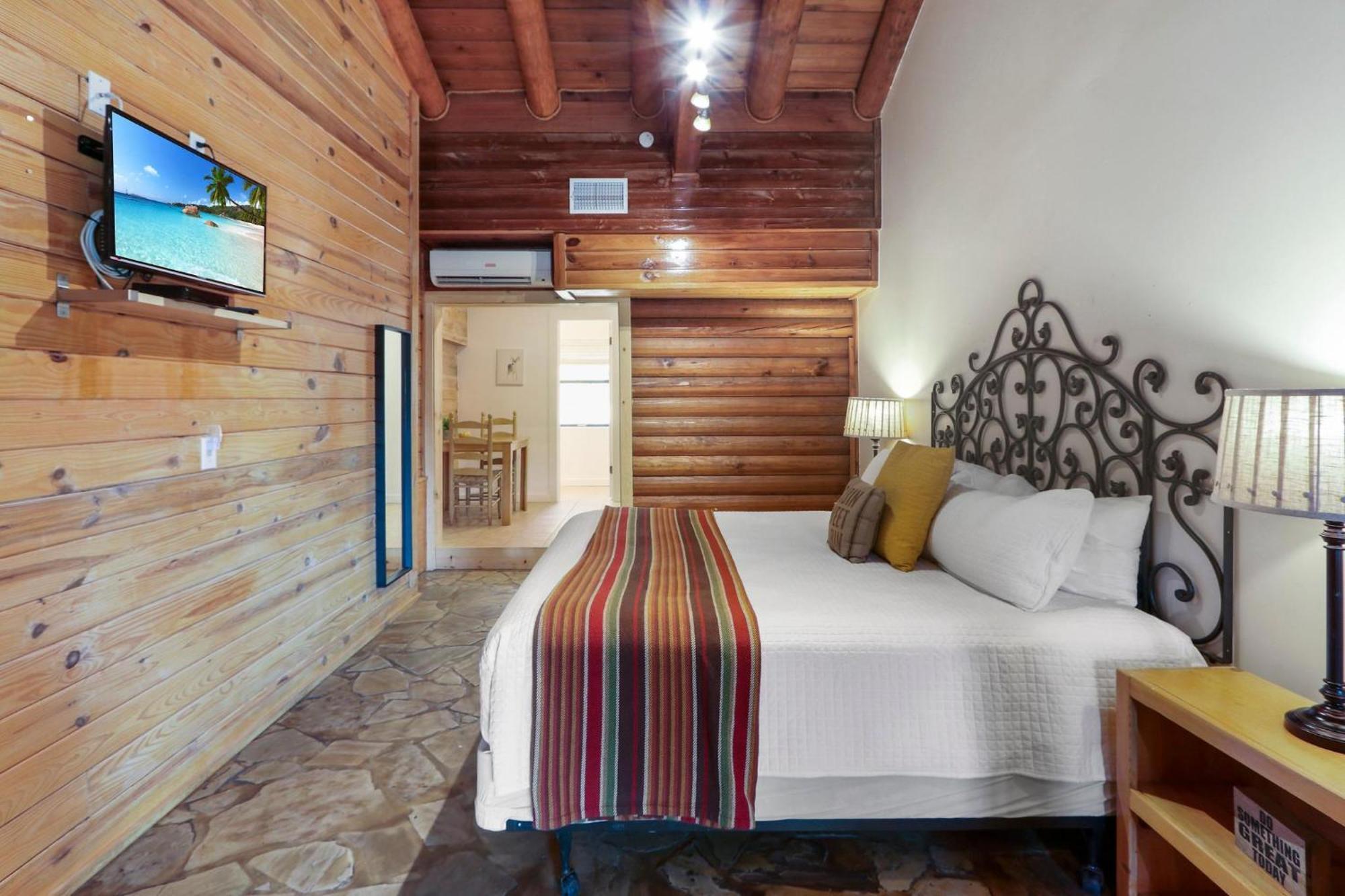 Wimberley Log Cabins Resort And Suites- Unit 3 Zewnętrze zdjęcie